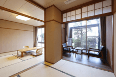 【1階庭側・縁側付客室106号室10畳+4畳+広縁】（禁煙）