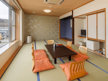 ご家族、グループや女子会など大人数でご宿泊可能です