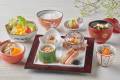 【ヴィーガン朝食イメージ／会場食】 フレッシュな野菜に大豆ミートウインナーなど、栄養バランスにも配慮。