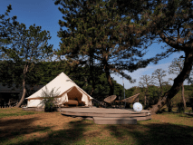 ラージテント／大切な人と一緒に過ごす非日常の時間は思い出に残ること間違いなしです。（テント一例）