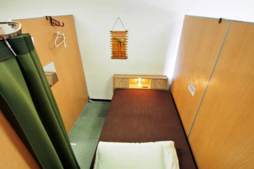 相部屋ボックスドミトリ