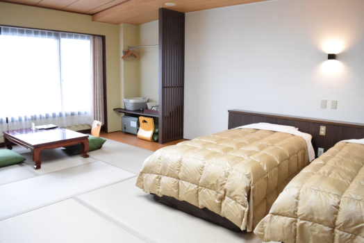 ＜和室ベット＞お部屋タイプおまかせとなります。ご希望はメッセージにご記入ください。２名～４名まで大丈夫です