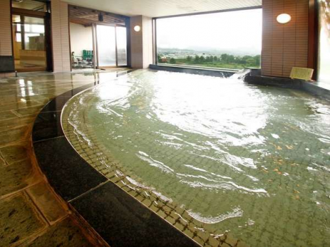 □【男性大浴場】広々ゆったりの大浴場、どうぞ存分にご入浴ください
