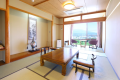 □【展望風呂付き和洋室】琉球畳のツインベッドルームと和の12畳間からなる和洋室。一日一組様限定のお部屋