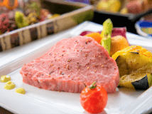 【黒牛ステーキ会席】鹿児島県産の黒毛和牛のフィレステーキがメインの会席です／一例