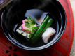 【ご夕食の一例】しっかり出汁は効いているけど優しい味わいのお吸い物／一例・季節で変わります