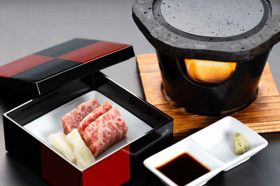 【ＨＰ限定☆チェックアウト延長無料♪】自家製ソースと山葵醤油でいただく『厳選和牛の石焼きステーキ』と旬会席を味わう美食旅◆【1泊2食付き】