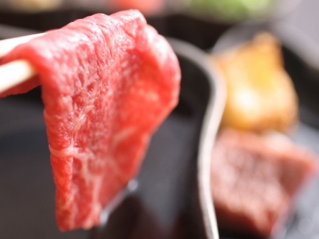 A4等級以上の飛騨牛をしゃぶしゃぶで！料理長特製のポン酢やゴマだれでお召し上がりください。