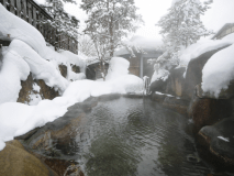 【年末年始】雪見露天とあったかいおもてなし＊飛騨牛をしゃぶしゃぶ・焼肉で味わう游山鍋コースでお正月■お食事は個室食