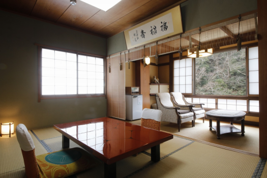 夢酔庵　　眺望川沿い10畳和室　４階　源泉かけ流し温泉風呂付
