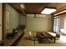 ２階３階　眺望和室　温泉風呂付１０畳の和室とソファーセットでゆっくりとしたお時間をお過ごし下さい。