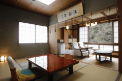 夢酔庵　　眺望川沿い10畳和室　４階　源泉かけ流し温泉風呂付