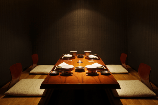 【ダイニング】個室スタイルのダイニングで南房総の海の幸をお楽しみいただけます。