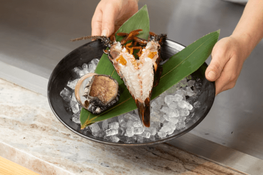 【ご夕食鉄板焼六左衛門ご宿泊プラン】ご夕食は和洋懐石鉄板焼【最上級瑠璃コース】をご用意致します　　【The rokuza】【ラグジュアリースイート】限定
