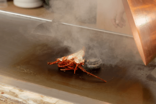 【ご夕食鉄板焼六左衛門ご宿泊プラン】ご夕食は和洋懐石鉄板焼【最上級瑠璃コース】をご用意致します　　【The rokuza】【ラグジュアリースイート】限定
