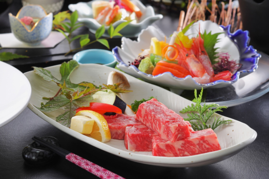 当館最高ランクの夕食「煌き会席」食事にこだわるグルメ旅に