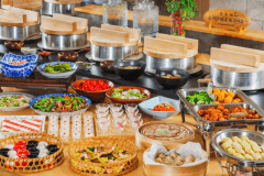 ボリューム満点！約20種類のかまどビュッフェ