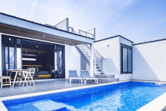 サウナ＆プライベートプール付きヴィラ【定員：4名／ペット同伴不可】