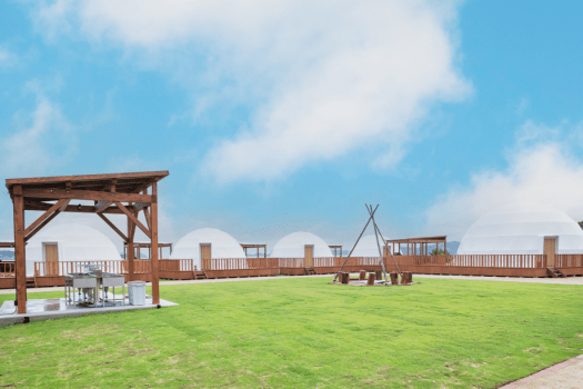 REST GLAMPING《早得45・肉祭りプラン》＜1日2組限定＞広島三原名物「神明鶏」まるごと1本サービス&グリル無料｜7月-9月の期間限定プラン