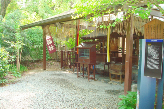 （橋姫神社）京都府宇治市の宇治橋西詰、あがた通りの大鳥居をぬけたすぐ左にあります※画像はイメージ