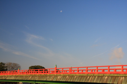 （朝霧橋）宇治の風景を華やかにする朱塗りの橋※画像はイメージ