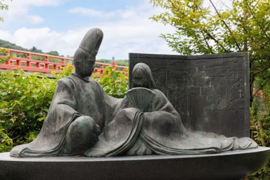 （夏）源氏物語・宇治十帖モニュメント※画像はイメージ