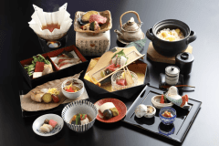 內含兩餐晚餐（京都懷石料理特餐）*圖片僅供參考