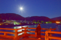 (宇治桥夜景)被列为日本最古老的三座桥之一。 (宇治桥夜景)被列为日本最古老的三座桥之一。