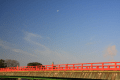 (Asagiri Bridge) A vermilion-lacquered bridge that brightens up the scenery of Uji *The image is an image