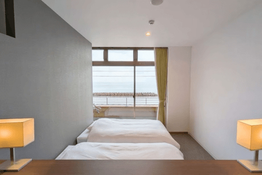 NEW＜３F＞オーシャンビューバス付洋室／約50㎡／2名まで｜302／303