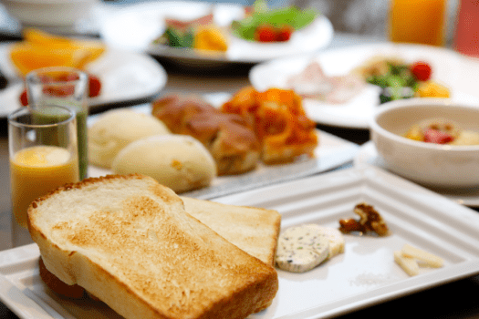 朝食