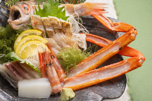 【日帰り昼食】【ノドグロを味わう】秋の贅沢会席　～脂の乗った旬の「ノドグロ」とブランド蟹「香住ガニ」をご堪能～