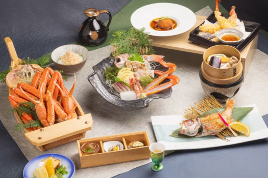 【日帰り昼食】【ノドグロを味わう】秋の贅沢会席　～脂の乗った旬の「ノドグロ」とブランド蟹「香住ガニ」をご堪能～