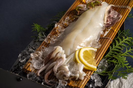 【夏期間限定・当館おすすめ！】★『白イカの姿造り会席』～香住港直送の白イカは甘みたっぷり～