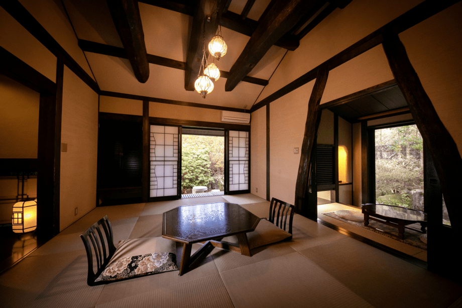 こころをなでる静寂 みやこ 離れ 露天風呂付客室 葉隠 岩露天 専用庭 和室 広縁 プランを選ぶ