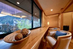 ［露天風呂付スイート］■夢花壇■和室（窓際）