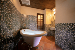 ［露天風呂付スイート］■鳥桟敷■内風呂（猫足バス）