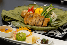 どろぼう鶏の塩釜山賊焼き2名盛