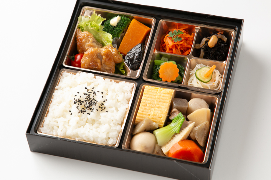 ルームサービス様『お手軽和朝食』
※季節や仕入れの関係で、写真とは内容が異なる場合がございます。 ルームサービス様『お手軽和朝食』
※季節や仕入れの関係で、写真とは内容が異なる場合がございます。