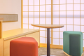 部屋内 机と椅子