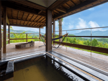 和洋モダン・離れのお部屋「かえで」由布岳を見ながら贅沢に過ごせます。