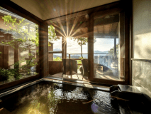 【わらび】広々とした落ち着いた離れ客室。ごゆっくりおくつろぎいただけます。