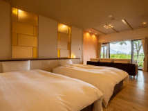 【ゆずり葉】セミダブル・シモンズ製ツインベッドでごゆっくりお寛ぎ下さいませ。