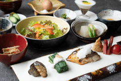 【朝食】夕食のメインがお肉なので、翌朝は身体喜ぶお野菜中心のあっさり和朝食です。