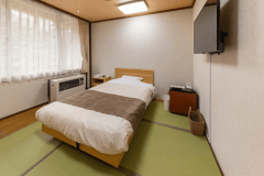 【4.5畳とコンパクトな客室】