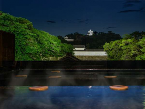 城見の湯／国宝　彦根城のライトアップを眺めながらゆっくりとお楽しみいただけます。
