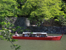 新緑の彦根城 屋形船