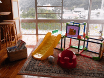 ☆キッズルーム☆和洋室～ミキハウス子育て総研のウェルカムベビーの宿認定のお部屋