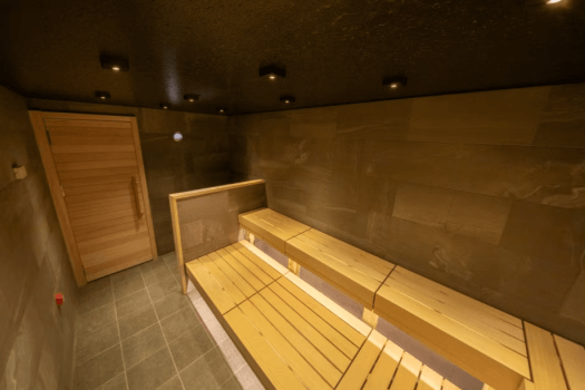 「動の湯」セルフロウリュ薪サウナ