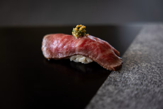 お寿司の一例。肉寿司。